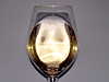 Il colore dello Chardonnay: giallo paglierino con sfumature giallo verdolino