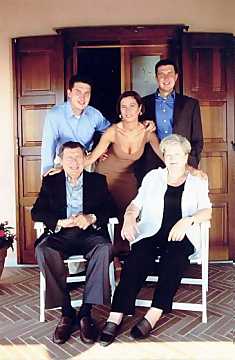 La famiglia Schiopetto. In basso a
sinistra, Mario Schiopetto