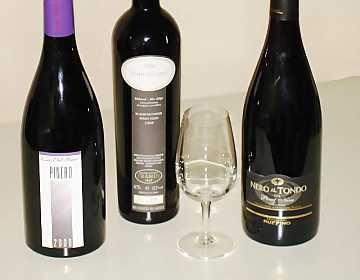 The three Pinot Noirs of our
comparative tasting