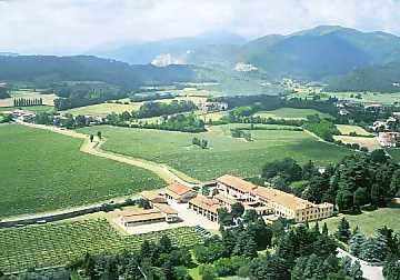 A top view of Il Mosnel winery and its vineyards