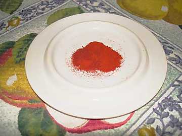 Powdered saffron