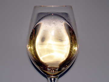 Il colore dello Chardonnay: giallo
paglierino con sfumature giallo verdolino