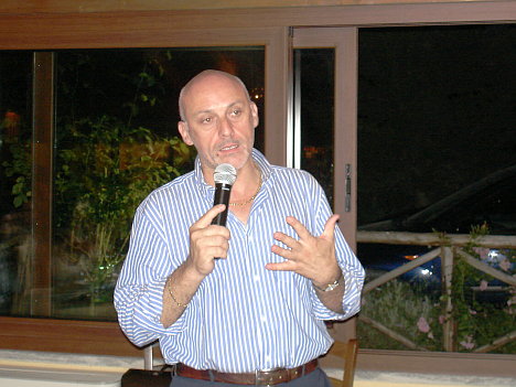 Dr. Carlo Casavecchia, wine maker of Duca di Salaparuta, during one of his speeches