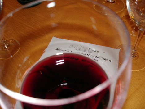 Lui 2010: da Uva di Troia in purezza, un vino di eleganza ed equilibrio