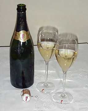 Franciacorta, served in its glass
designed by the consortium, is an excellent companion in the enogastronomical
matching