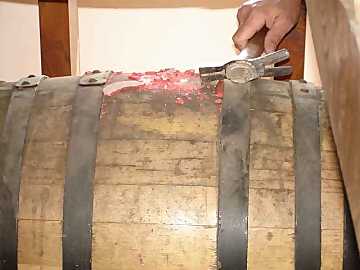 The beginning of the story: the wax is
being removed from the caratello