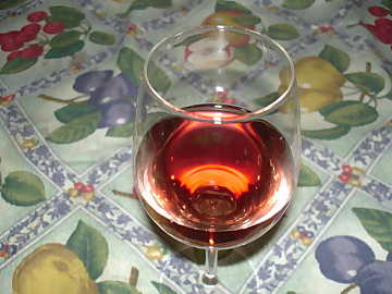 The color in mature
rose wines, with time, turn into a pale orange hue