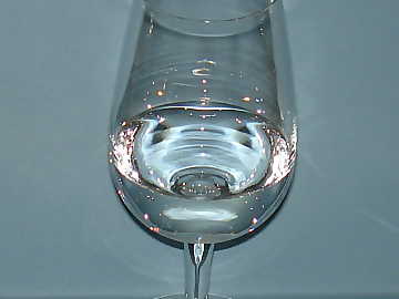 Chiaro e limpido: l'alcol nella sua
forma pura si presenta come un liquido trasparente e cristallino