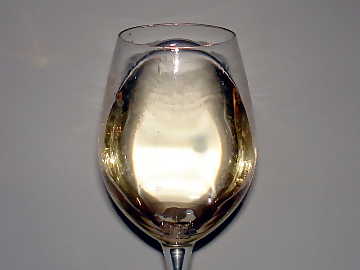 The color of Sauvignon Blanc:
greenish yellow with nuances of the same color