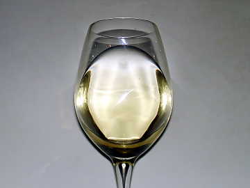 The color of
Vermentino. The greenish yellow nuance is clearly evident.