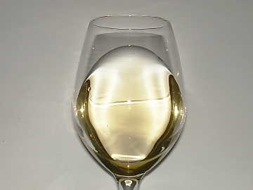 The color of
Pinot Gris vinified in white