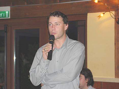 Dr. Hannes Durnwalder of Erste & Neue winery during one of his speeches