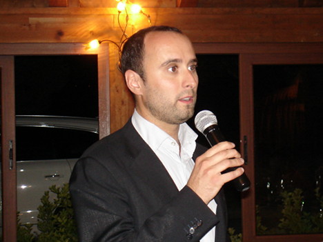 Dr. Enzo Barbi during one of his speeches